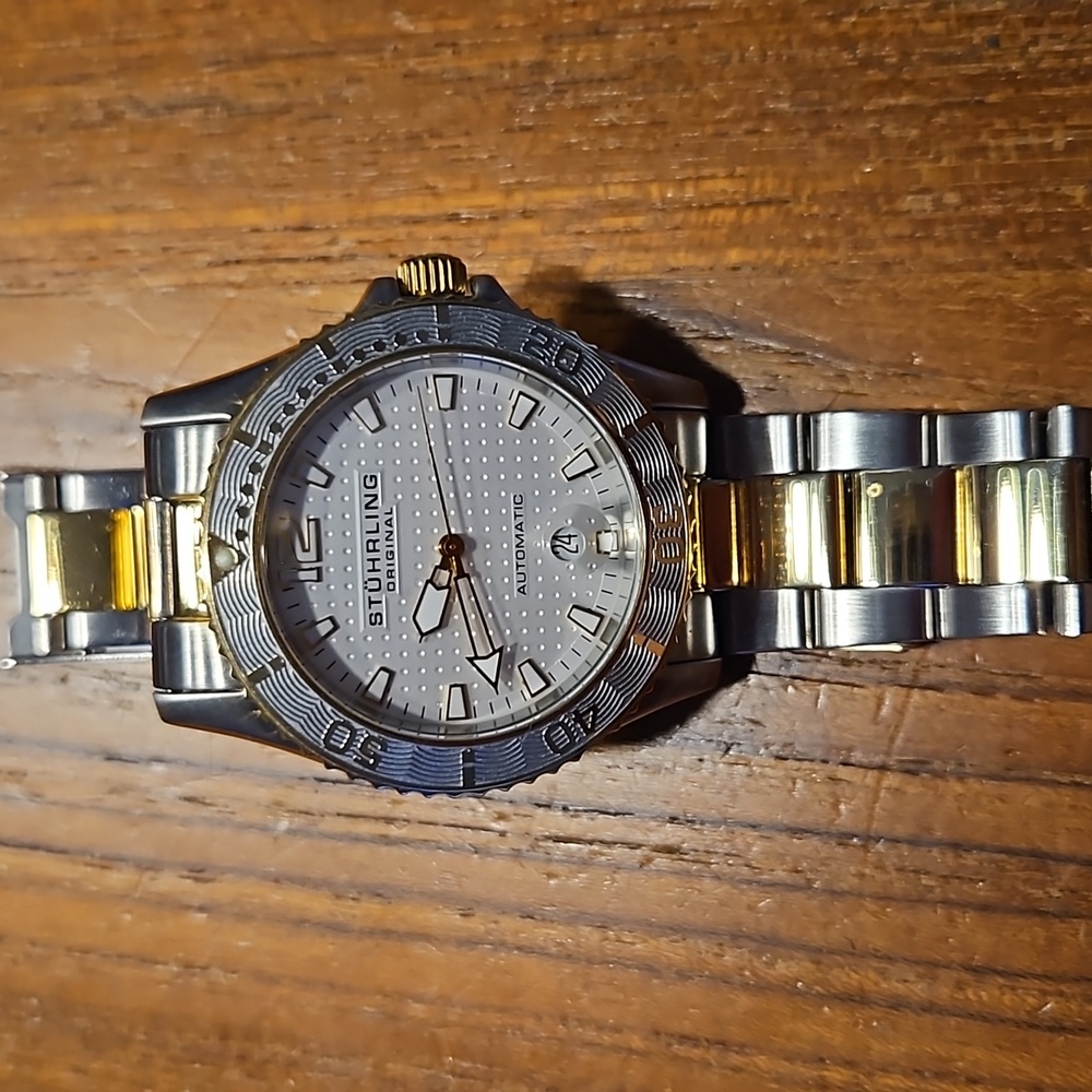 Pre-owned men's watch
